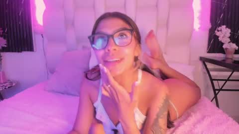 Snapshot of emmaa00_ chatting on June 4, 5:41 pm emmaa00_ online show from June 4, 5:41 pm