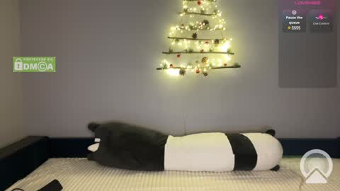 emmaandjake online show from December 11, 9:01 pm