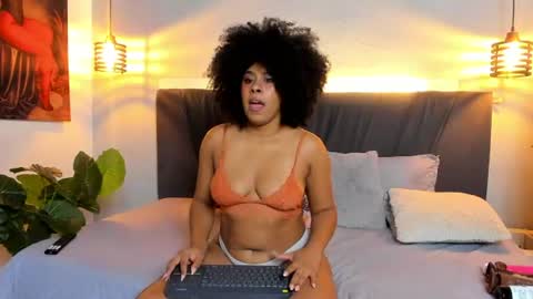 Snapshot of emmabrantt chatting on July 18, 12:04 am Emma Brant online show from July 18, 12:04 am