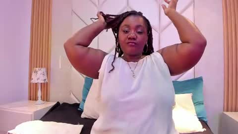 Snapshot of emmabrantt_ chatting on July 15, 4:07 am EmmaBrantt online show from July 15, 4:07 am