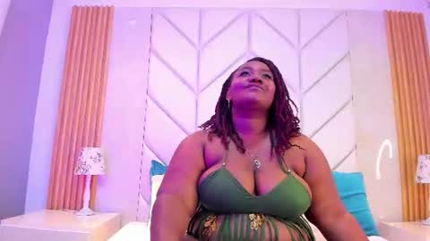 Snapshot of emmabrantt_ chatting on July 22, 4:15 am EmmaBrantt online show from July 22, 4:15 am