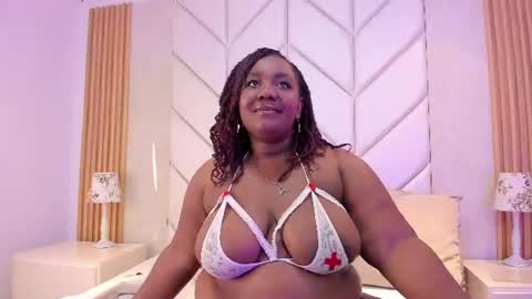 Snapshot of emmabrantt_ chatting on July 28, 4:30 am EmmaBrantt online show from July 28, 4:30 am