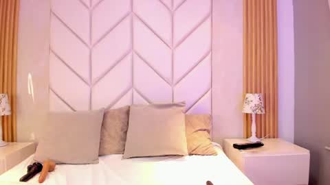 Snapshot of emmabrantt_ chatting on July 29, 4:32 am EmmaBrantt online show from July 29, 4:32 am