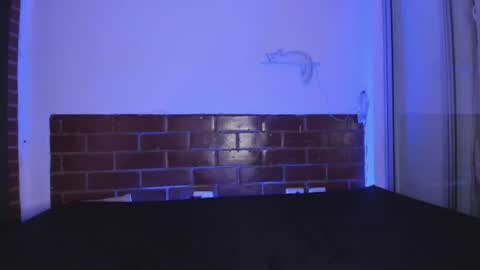 emmaclark_1 online show from July 12, 6:10 pm