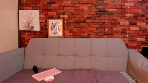 Snapshot of emmaconneer chatting on January 31, 3:33 pm Emma online show from January 31, 3:33 pm