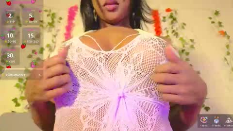 Snapshot of emmaconneer chatting on December 19, 4:14 pm Emma online show from December 19, 4:14 pm