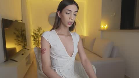 Snapshot of emmacorrea chatting on December 4, 3:16 am Emma voger online show from December 4, 3:16 am