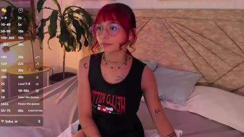 Snapshot of emmaduff_ chatting on May 7, 8:03 pm online show from May 7, 8:03 pm