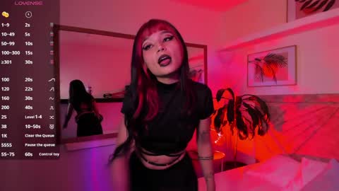 Snapshot of emmaduff_ chatting on May 13, 8:38 pm online show from May 13, 8:38 pm