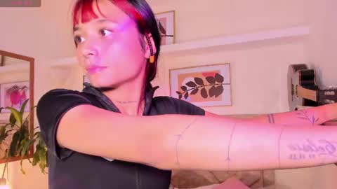 Snapshot of emmaduff_ chatting on July 26, 8:05 pm online show from July 26, 8:05 pm