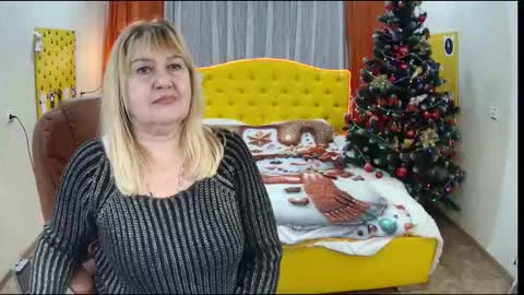 Snapshot of emmaellison924117 chatting on January 5, 5:27 pm emmaellison924117 online show from January 5, 5:27 pm