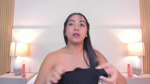 emmaespencer  online show from April 25, 1:41 pm