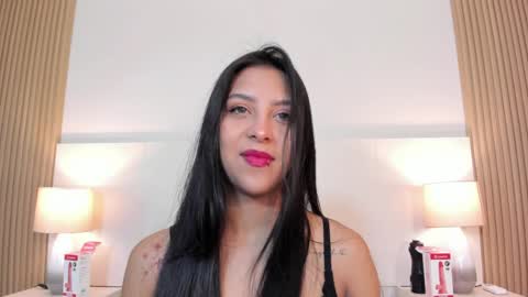 emmaespencer  online show from June 5, 11:27 am