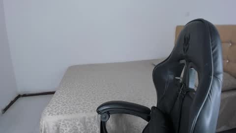 Jennifer online show from January 11, 10:48 pm