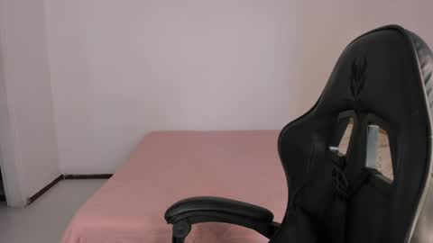 Jennifer online show from April 29, 10:38 pm