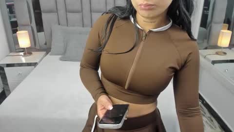 EMMA HILL online show from December 19, 11:06 am