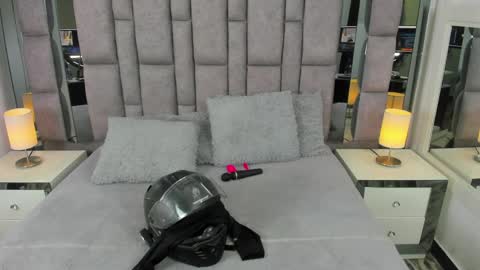 Snapshot of emmahill1 chatting on May 23, 11:03 am EMMA HILL online show from May 23, 11:03 am