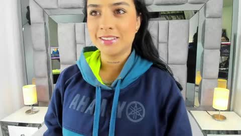 Snapshot of emmahill1 chatting on May 25, 11:05 am EMMA HILL online show from May 25, 11:05 am