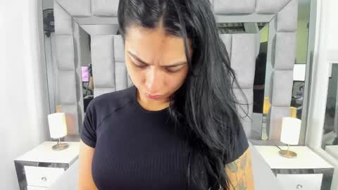 Snapshot of emmahill1 chatting on June 2, 11:01 am EMMA HILL online show from June 2, 11:01 am