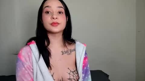 Snapshot of emmajohanson chatting on March 21, 9:51 pm emmajohanson online show from March 21, 9:51 pm