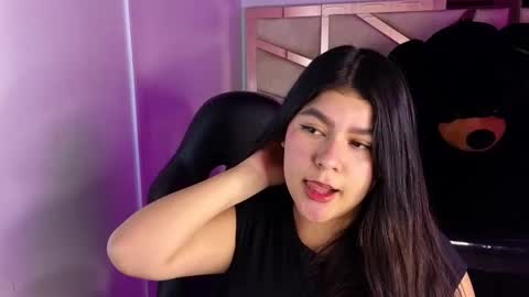 Snapshot of emmalee_a chatting on January 7, 10:54 am Emma online show from January 7, 10:54 am