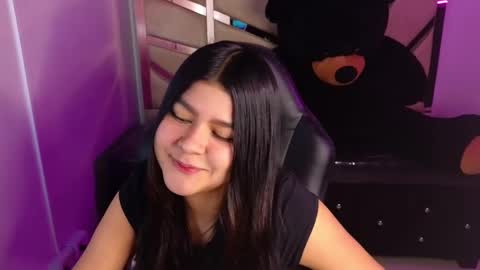 Snapshot of emmalee_a chatting on January 7, 1:57 pm Emma online show from January 7, 1:57 pm