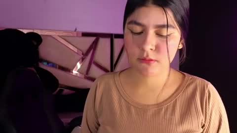 Snapshot of emmalee_a chatting on January 27, 10:38 am Emma online show from January 27, 10:38 am