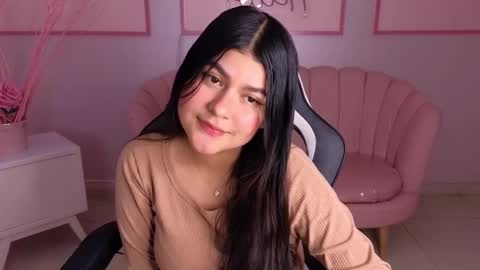 Snapshot of emmalee_a chatting on January 27, 4:43 pm Emma online show from January 27, 4:43 pm