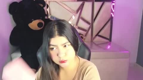 Snapshot of emmalee_a chatting on January 30, 10:29 am Emma online show from January 30, 10:29 am