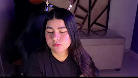 Snapshot of emmalee_a chatting on February 3, 10:58 am Emma online show from February 3, 10:58 am