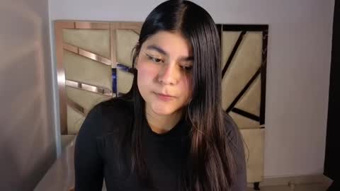 Snapshot of emmalee_a chatting on February 7, 4:35 pm Emma online show from February 7, 4:35 pm