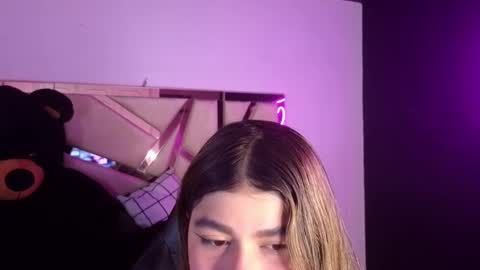 Snapshot of emmalee_a chatting on February 21, 10:39 am Emma online show from February 21, 10:39 am