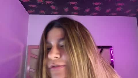 Snapshot of emmalee_a chatting on February 24, 1:42 pm Emma online show from February 24, 1:42 pm