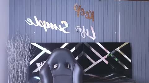 Snapshot of emmalee_a chatting on February 27, 10:48 am Emma online show from February 27, 10:48 am