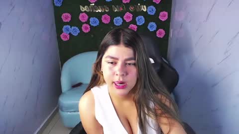 Snapshot of emmalee_a chatting on February 28, 10:41 am Emma online show from February 28, 10:41 am