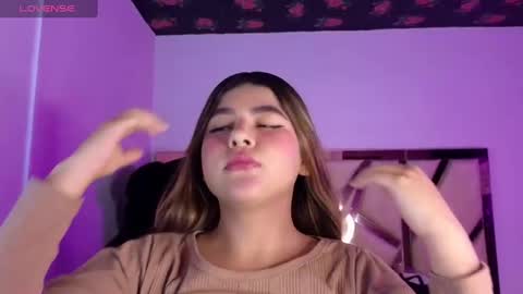 Snapshot of emmalee_a chatting on March 6, 10:41 am Emma online show from March 6, 10:41 am