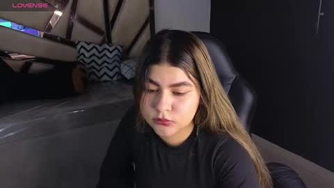 Snapshot of emmalee_a chatting on March 12, 10:37 am Emma online show from March 12, 10:37 am