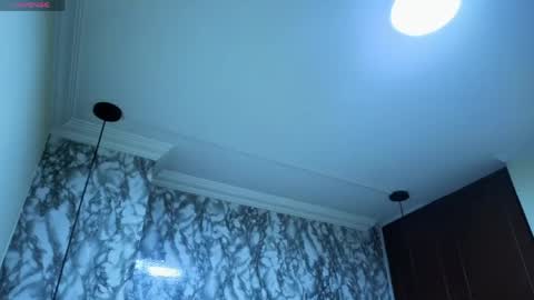 Snapshot of emmamiller__ chatting on May 8, 10:53 am online show from May 8, 10:53 am