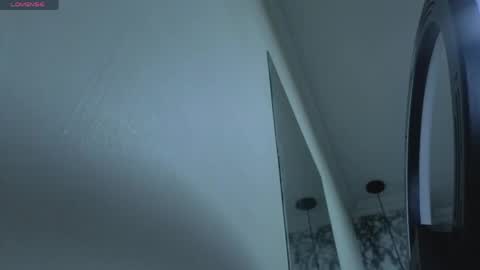 Snapshot of emmamiller__ chatting on May 9, 10:42 am online show from May 9, 10:42 am