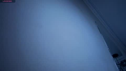 Snapshot of emmamiller__ chatting on May 19, 11:05 am online show from May 19, 11:05 am