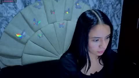 Snapshot of emmamiller__ chatting on May 24, 11:37 am online show from May 24, 11:37 am