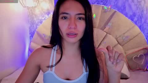 Snapshot of emmamiller__ chatting on June 3, 2:33 pm online show from June 3, 2:33 pm