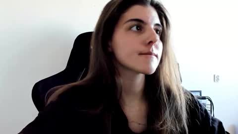 Snapshot of emmamon chatting on February 14, 11:29 am Emma online show from February 14, 11:29 am