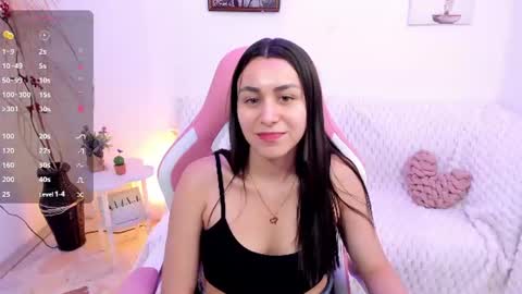 Snapshot of emmamyers_ chatting on June 11, 9:02 pm Emma online show from June 11, 9:02 pm