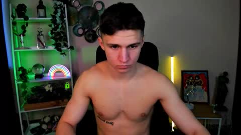 Snapshot of emmanuel_shine chatting on March 5, 7:15 am Emmi online show from March 5, 7:15 am