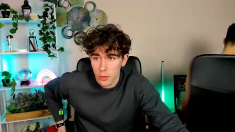 Snapshot of emmanuel_shine chatting on March 16, 1:04 pm Emmi online show from March 16, 1:04 pm