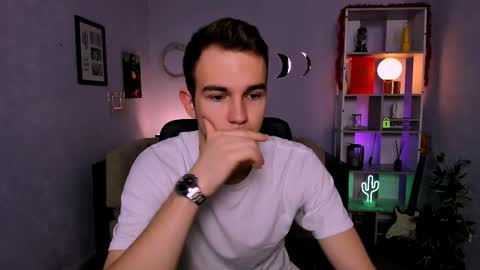 Snapshot of emmanuel_shine chatting on March 17, 6:39 am Emmi online show from March 17, 6:39 am