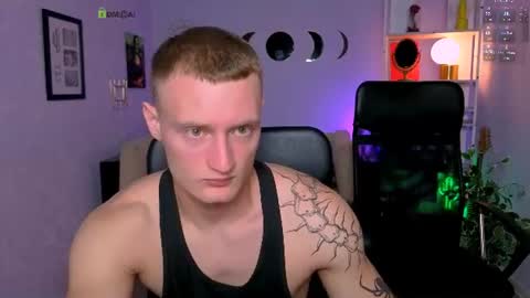 Snapshot of emmanuel_shine chatting on June 17, 7:04 pm Emmi online show from June 17, 7:04 pm