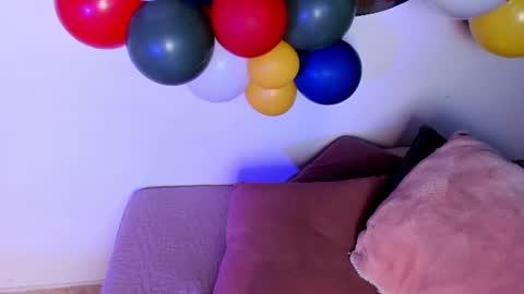 Snapshot of emmarios_qm chatting on July 13, 1:03 pm Emma online show from July 13, 1:03 pm