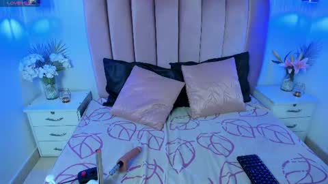 Snapshot of emmarogerss_ chatting on July 15, 4:51 am emmarogerss_ online show from July 15, 4:51 am